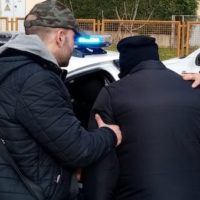 Polizia municipale, sorpresi e denunciati due pusher albanesi: spacciavano droga ai giovani in città