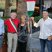 La piazzetta davanti alla stazione della funicolare intitolata a Lido Cardelli