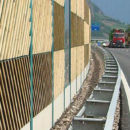 Nuovi pannelli fonoassorbenti sul cavalcavia e lungo l’autostrada