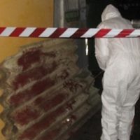 Smaltito il cemento-amianto abbandonato all’angolo tra le vie Mascagni e Bellini