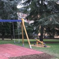Nuovi giochi per bambini nell’area verde di viale Bustichini-Alighieri