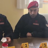 Spacciava droga a minorenni: arrestato dalla Polizia Municipale