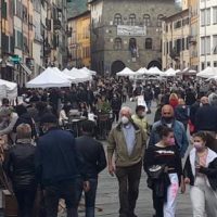 Successo dei mercatini di antiquariato a Pescia e Monsummano; ora si aggiunge Lamporecchio