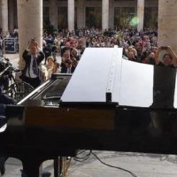 Bocelli trionfa negli articoli più letti nel mese di aprile