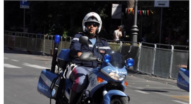 Lutto al Commissariato, muore per un malore il poliziotto Antonio Cristalli: si stava recando a lavoro in auto