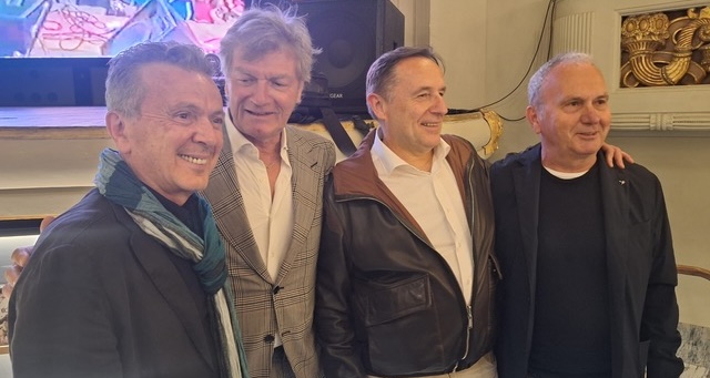 “Visti da molto vicino”, Beppe Tinti racconta in un libro una vita tra musica e spettacolo