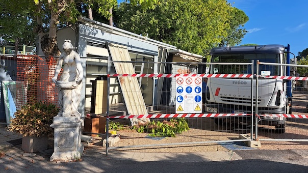 Mercatino del Grocco: al via le demolizioni dei box abbandonati da anni in via della Salute