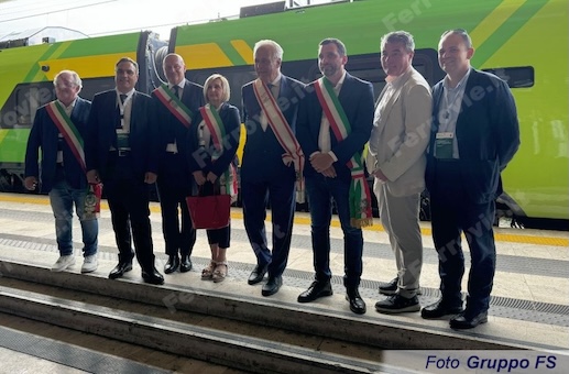 Inaugurato il raddoppio della ferrovia Pistoia-Montecatini: da lunedì 15 iniziano le corse sui due binari. Previsti più treni, gli orari