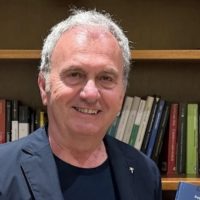 “Acqua in bocca” al Tettuccio: giovedì 23 ottobre Beppe Tinti presenta il suo libro sui personaggi della musica “visti da vicino”. Ospite Antognoni