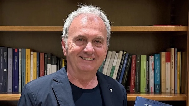 “Acqua in bocca” al Tettuccio: giovedì 23 ottobre Beppe Tinti presenta il suo libro sui personaggi della musica “visti da vicino”. Ospite Antognoni
