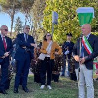 Intitolato a Emanuela Loi, agente di scorta di Borsellino, il giardino pubblico davanti al Commissariato