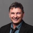 Ultimo dell’anno con Alessandro Paci al Teatro Pacini di Pescia: due ore di risate con il suo one-man show “Barzellette e non solo”