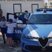 Domenica 22 febbraio la Polizia di Stato in piazza Celli a Montecatini Terme con bambini e famiglie: tanti giochi e prove insieme a Scientifica e Stradale