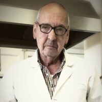 L’addio della città a Stefano Desideri, titolare dell’azienda di famiglia che produce i famosi dolci come cialde e brigidini