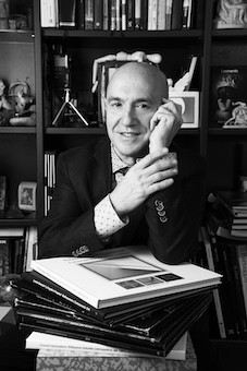 Sabato 23 primo anniversario della “Dimora d’arte” di Leonardo Maniscalchi “Tra arte, fotografia, moda e bellezza”
