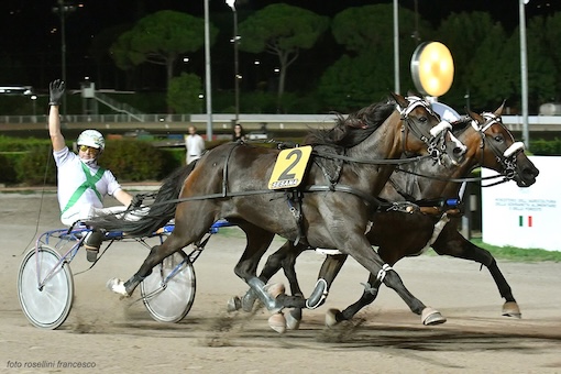 Ippodromo Sesana, Edoardo Baldi trionfo e record della corsa nelle pariglie con Elva Jet e Fiorenza Cla; trotto montato vince Cornelia Op
