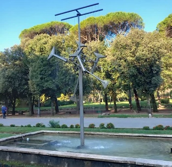 Parole della domenica, la “città delle acque” riscopre la magia della fontana-scultura di Shingu davanti al Tettuccio